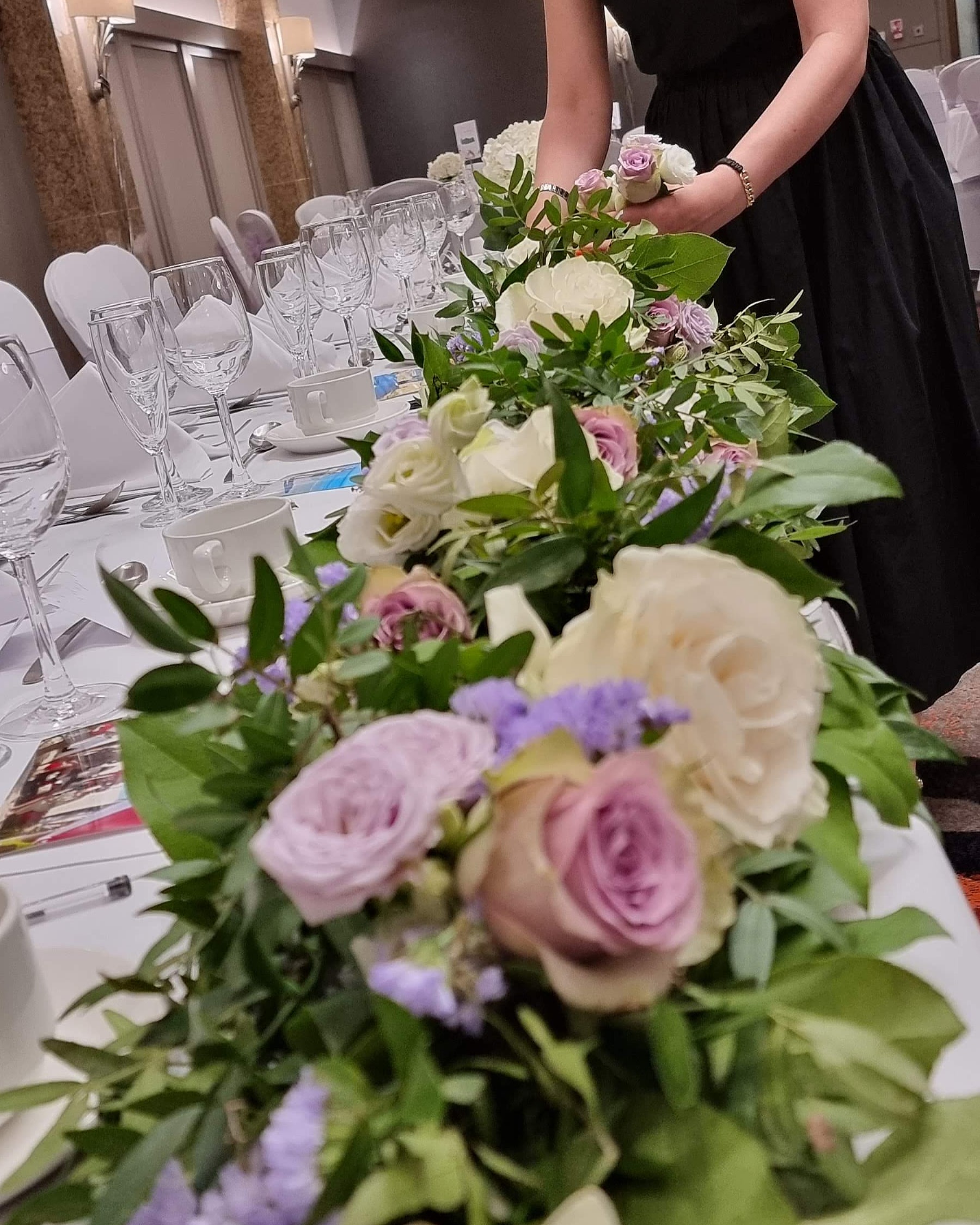 Wedding set-up flower on dinner table