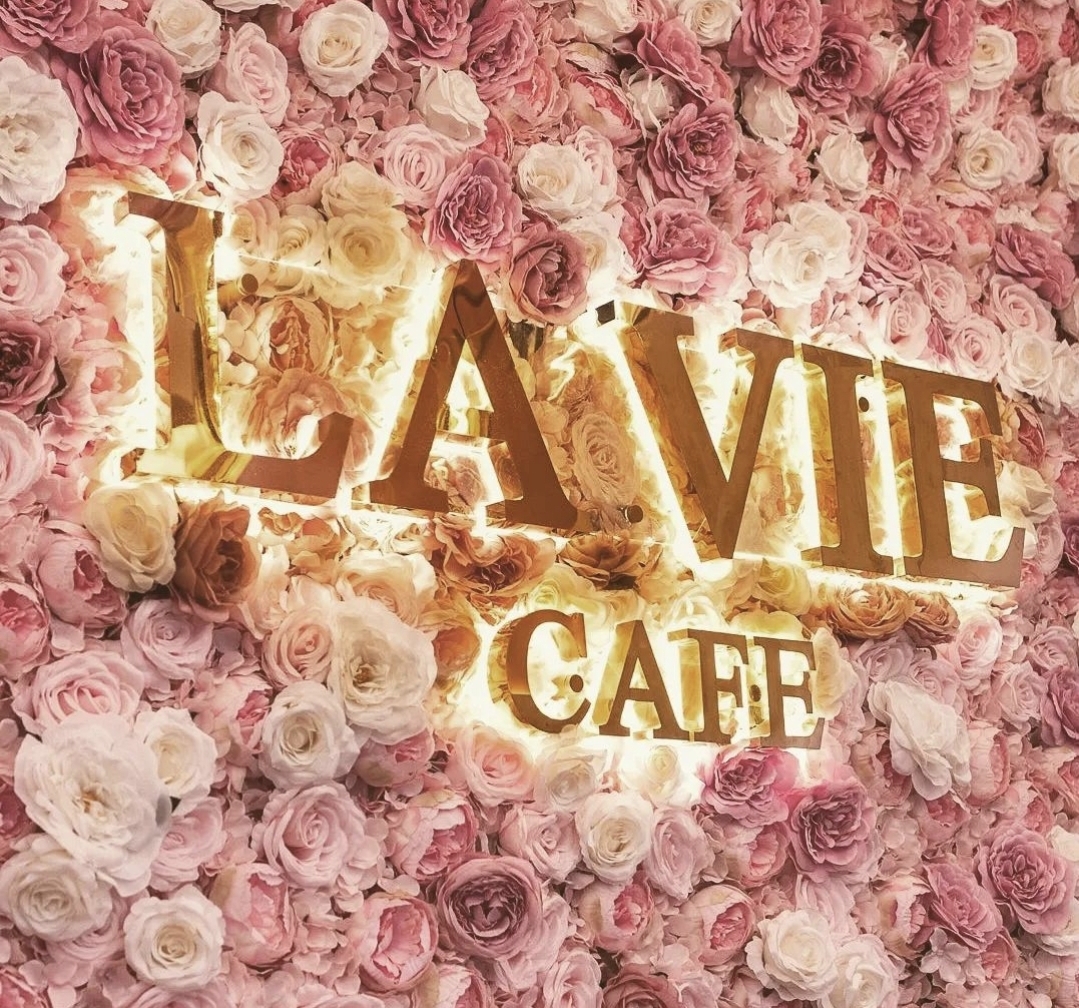 LA Vie Cafe Screenshot
